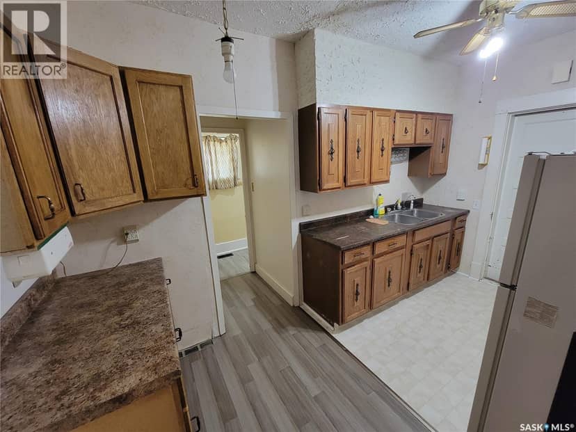 202 Irvine STREET, Cut Knife, photo 8