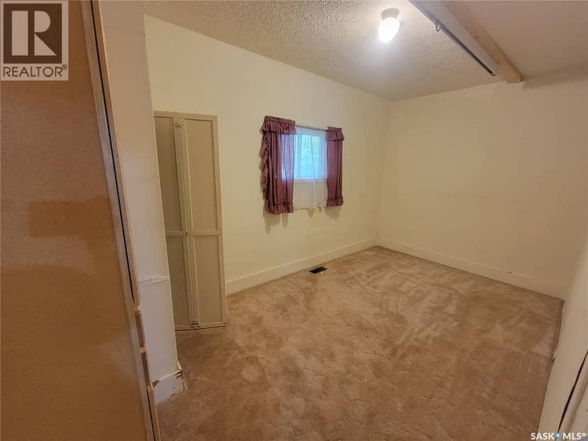 202 Irvine STREET — photo 9 of 16