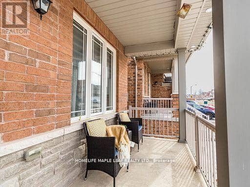 47 Hawke Crescent — photo 3 of 40