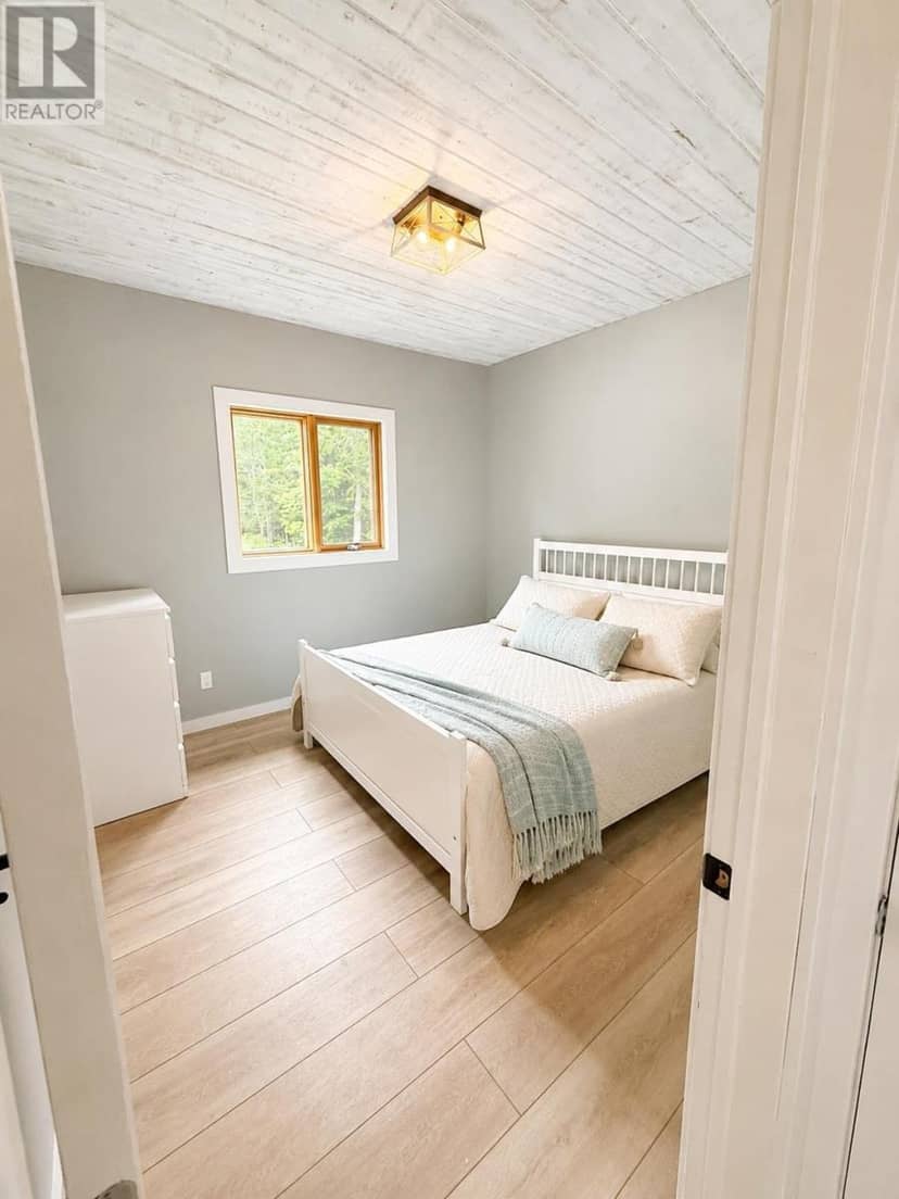 5483 Ellwood BLVD — photo 10 of 13