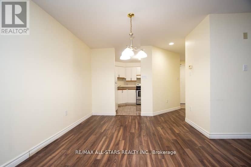 106 - 8 Huron Street — photo 15 of 37