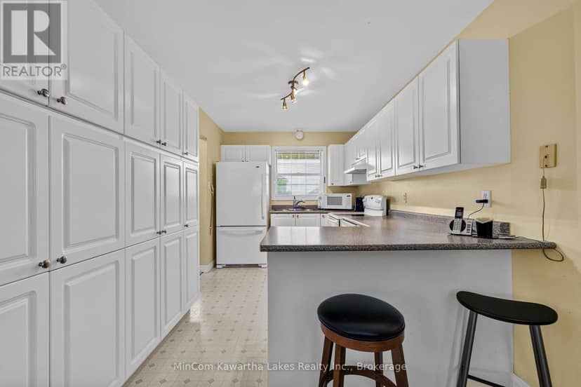 1069 Silverdale Road — photo 8 of 40