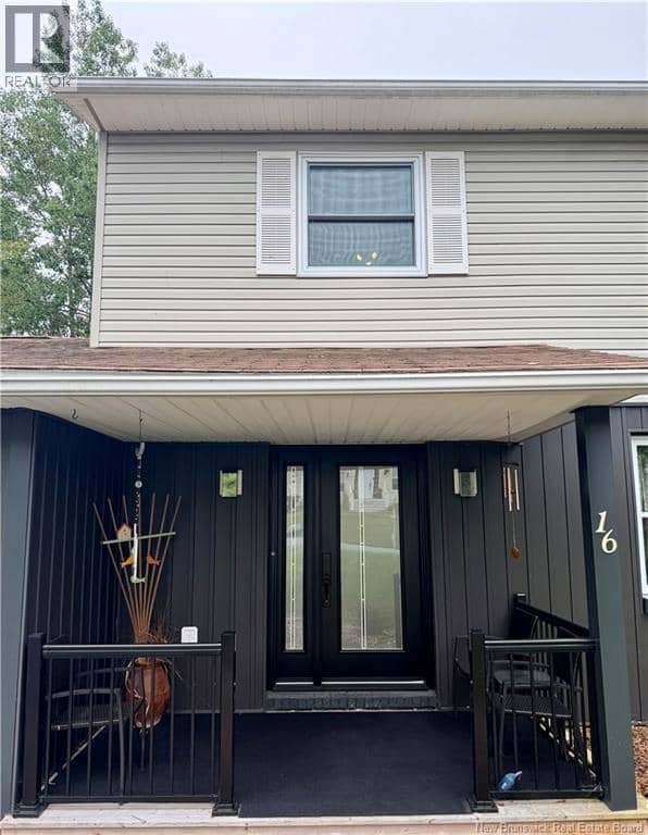 16 Braun Crescent — photo 4 of 40