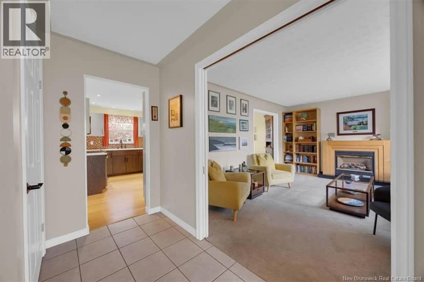 16 Braun Crescent — photo 8 of 40