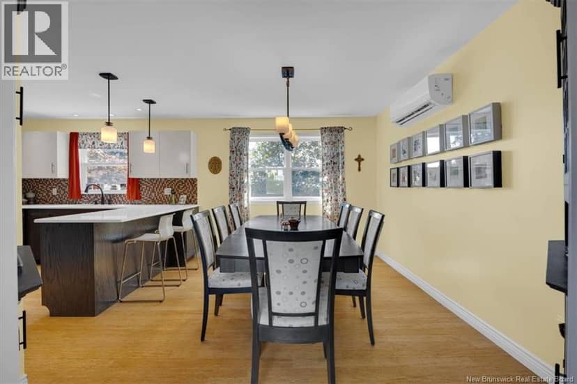 16 Braun Crescent — photo 11 of 40