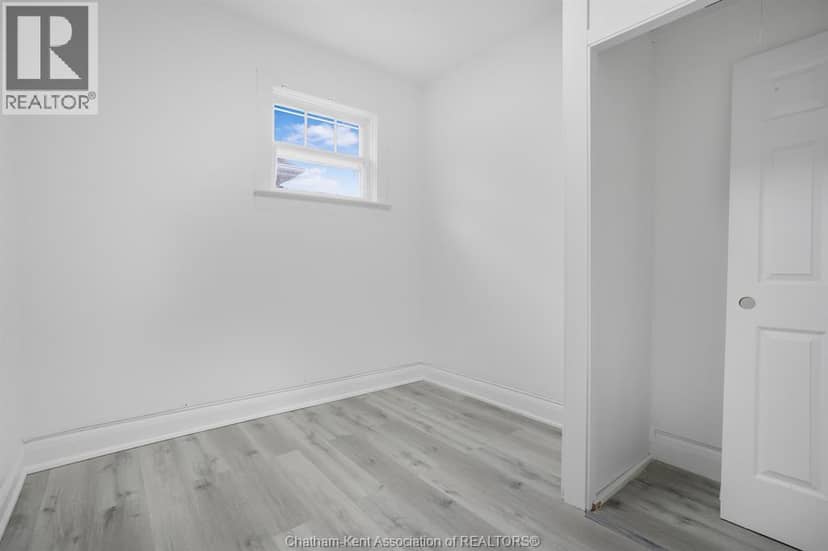 320 Lafontaine STREET — photo 11 of 40