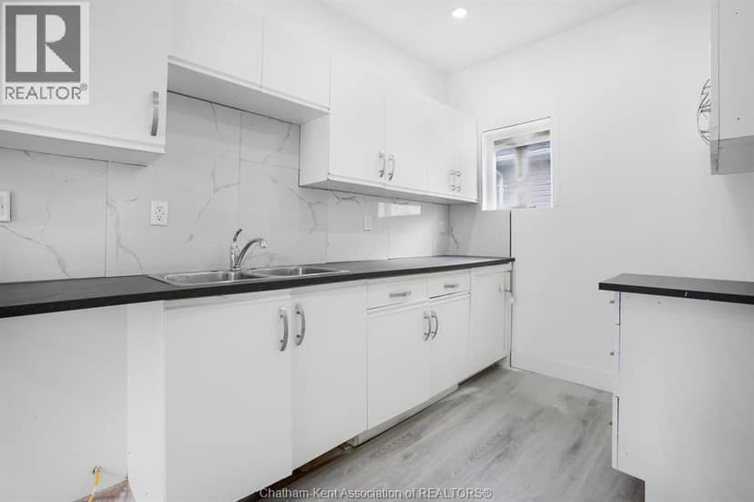 320 Lafontaine STREET — photo 20 of 40