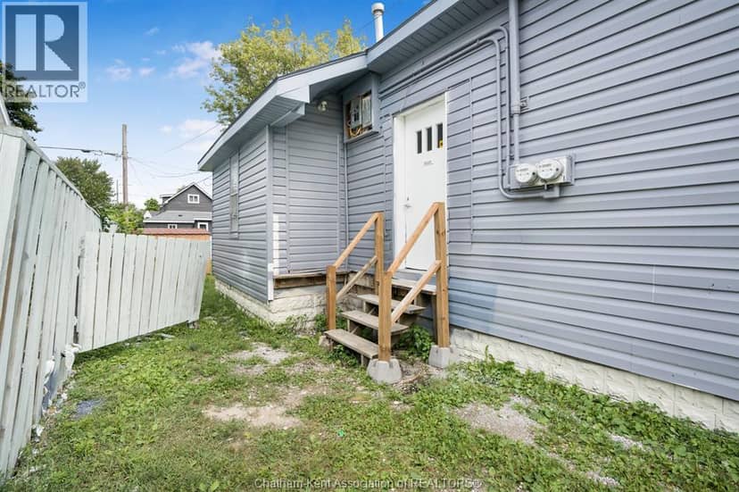 320 Lafontaine STREET — photo 4 of 40