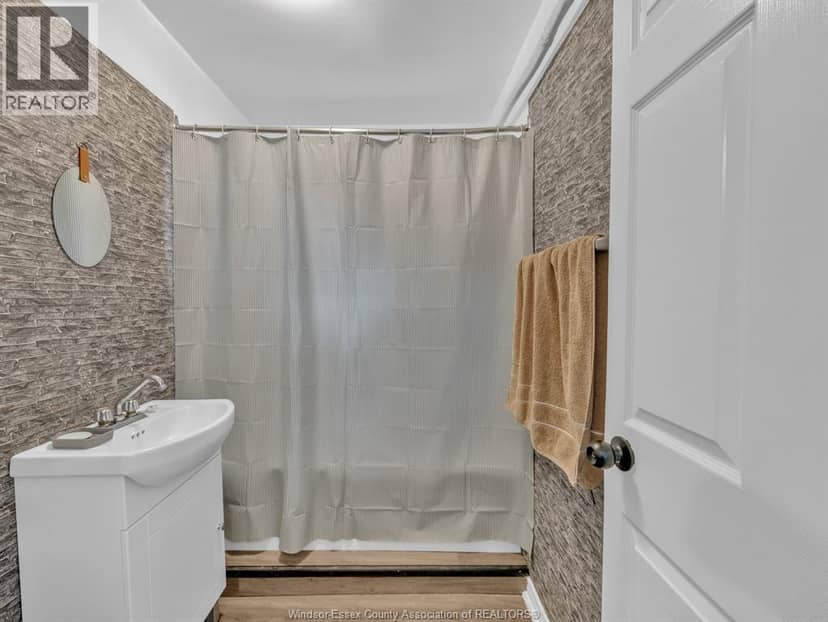 830 Mersea Road 10 — photo 12 of 40