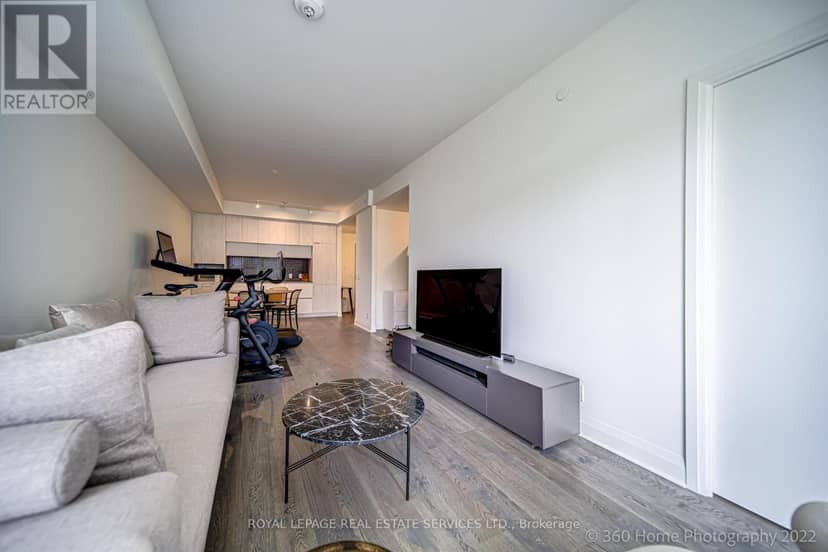 405 - 151 Avenue Road — photo 11 of 26