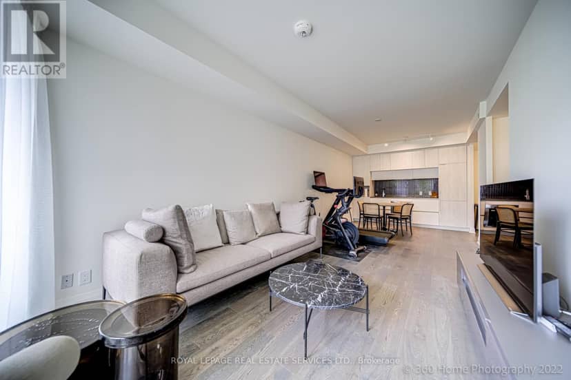405 - 151 Avenue Road — photo 12 of 26