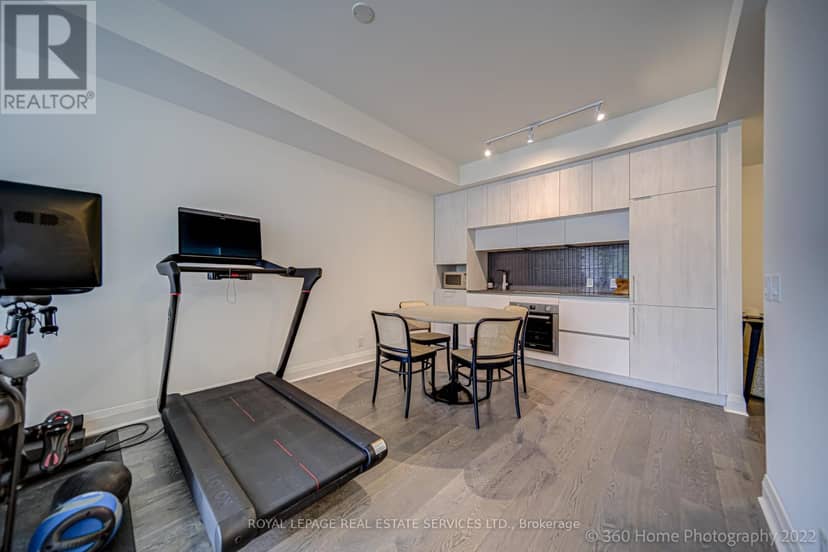 405 - 151 Avenue Road — photo 7 of 26