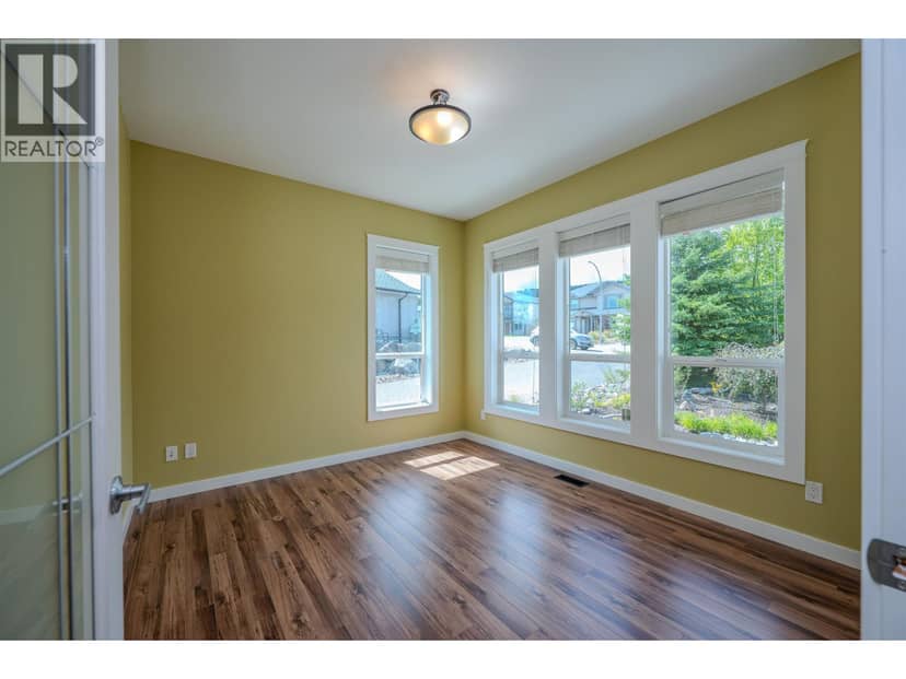 134 Eagle Crescent — photo 10 of 31