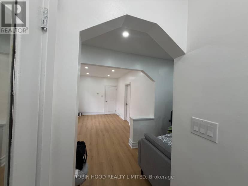 329 O'Connor Drive, Toronto, photo 5