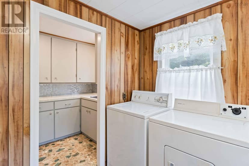 548 Lighthouse Road — photo 13 of 38