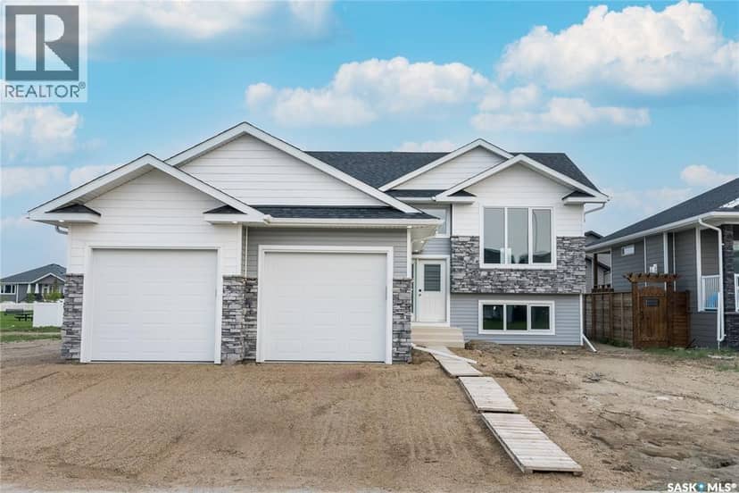 836 Woods CRESCENT