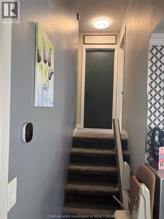 46 Ottawa Drive — photo 12 of 27