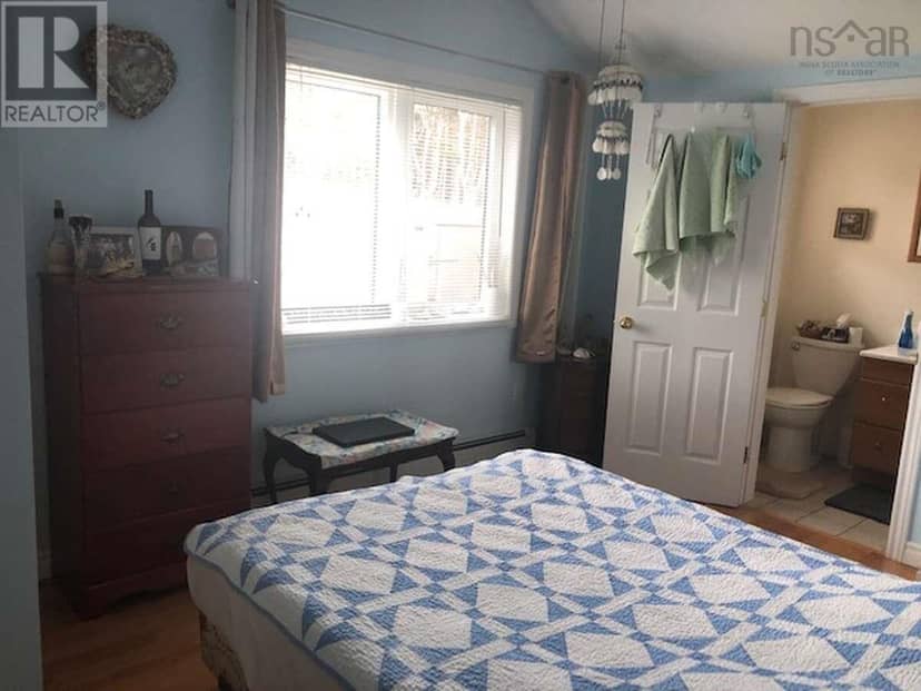 476 Maple Drive — photo 16 of 40