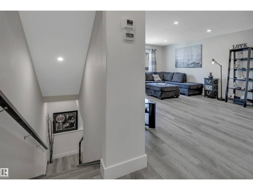 #4 9250 156 AV NW — photo 34 of 40