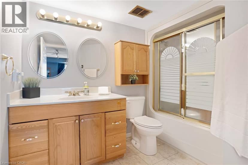 3267 KING Street E Unit# 505 — photo 20 of 32