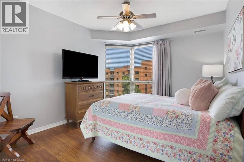 3267 KING Street E Unit# 505 — photo 16 of 32