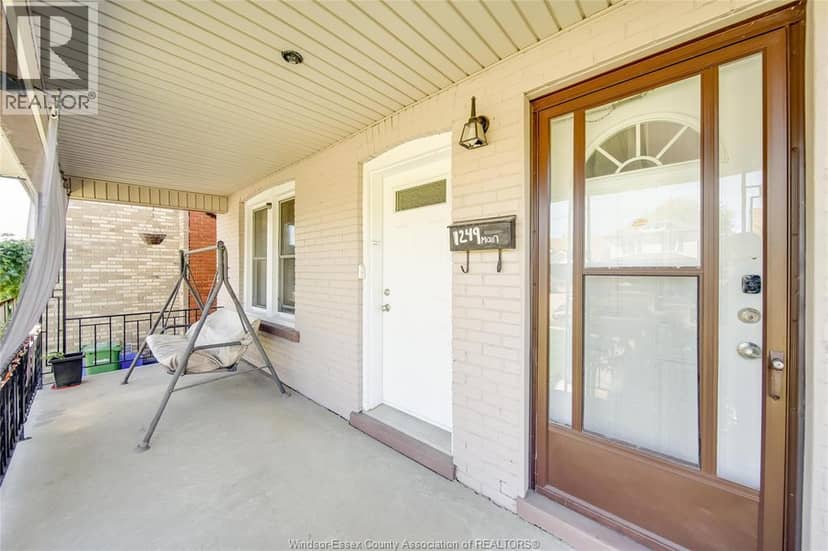1249 Marentette Avenue — photo 32 of 36