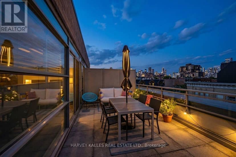 309 - 156 Portland Street — photo 2 of 35