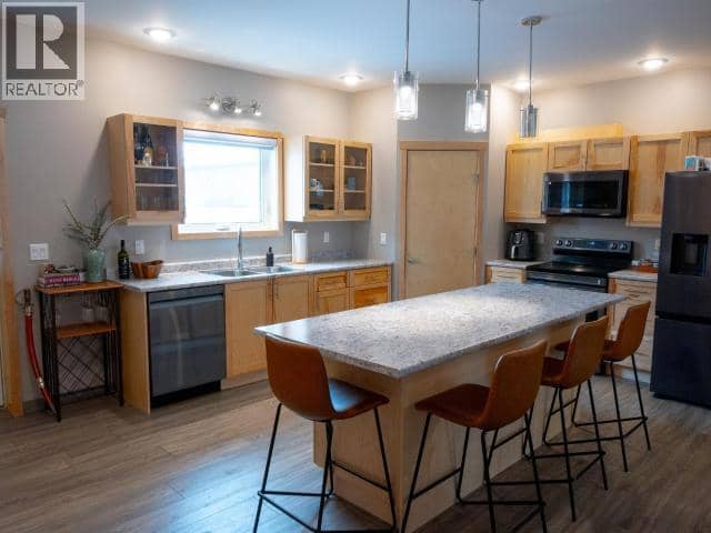 3-160 Leota Street — photo 8 of 18