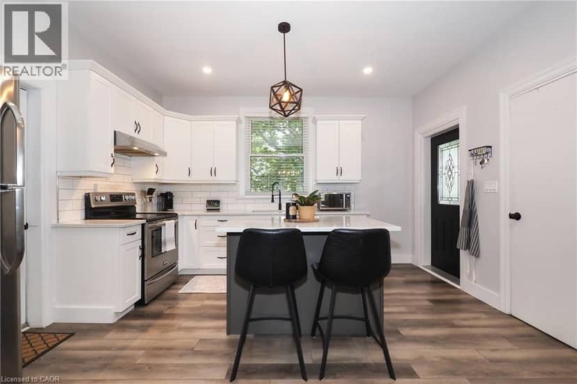 19 DOUGLAS Street — photo 13 of 40