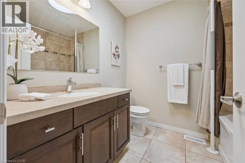 31 TOWNSEND Drive Unit# 70 — photo 35 of 40