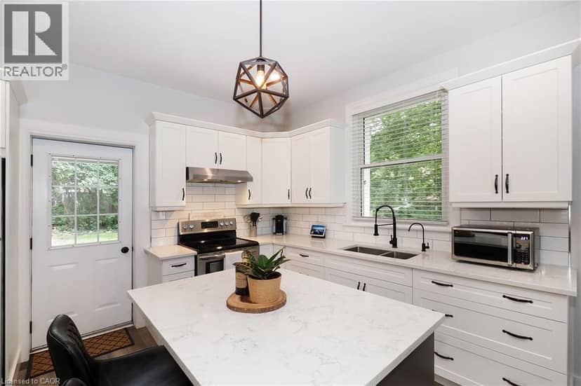 19 DOUGLAS Street — photo 11 of 40