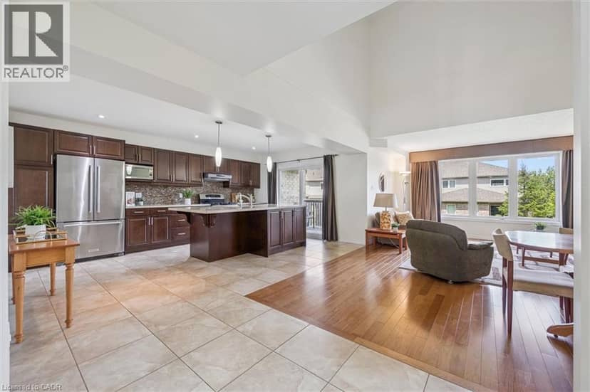 31 TOWNSEND Drive Unit# 70 — photo 8 of 40
