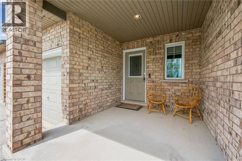 31 TOWNSEND Drive Unit# 70 — photo 4 of 40