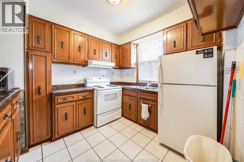 1249 Marentette Avenue — photo 6 of 36