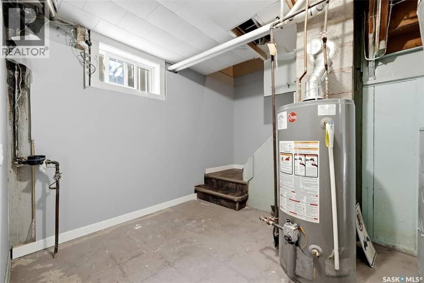1321 Victoria AVENUE — photo 18 of 33