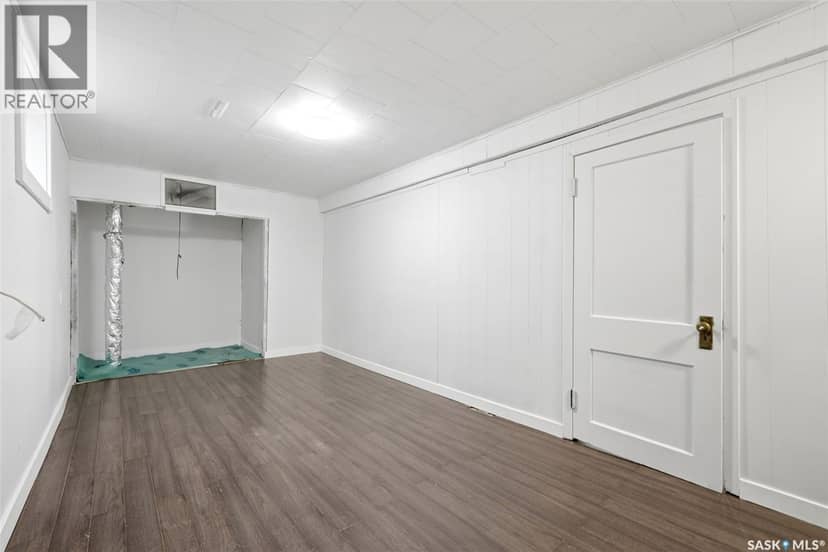 1321 Victoria AVENUE — photo 19 of 33
