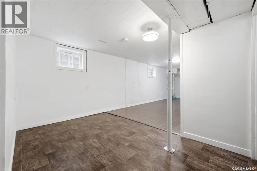 1321 Victoria AVENUE — photo 24 of 33