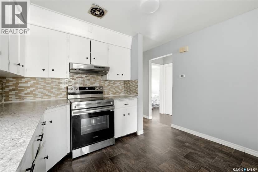 1321 Victoria AVENUE — photo 9 of 33