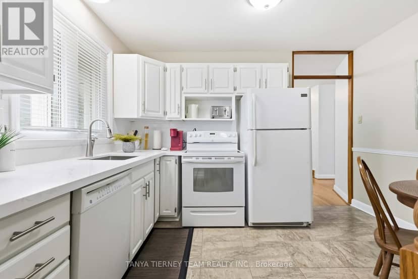 264 Baldwin Street — photo 17 of 40