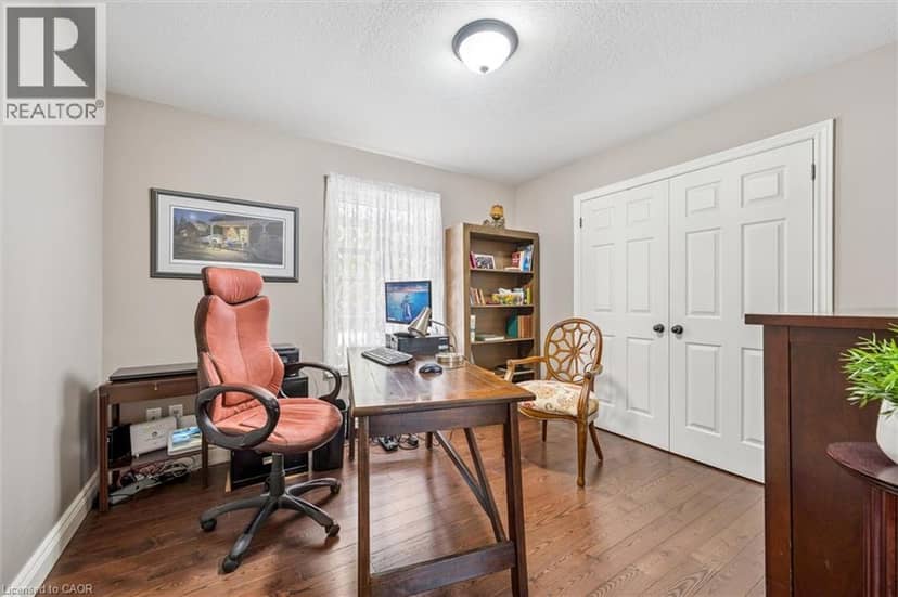 495190 TRAVERSTON Road — photo 13 of 40