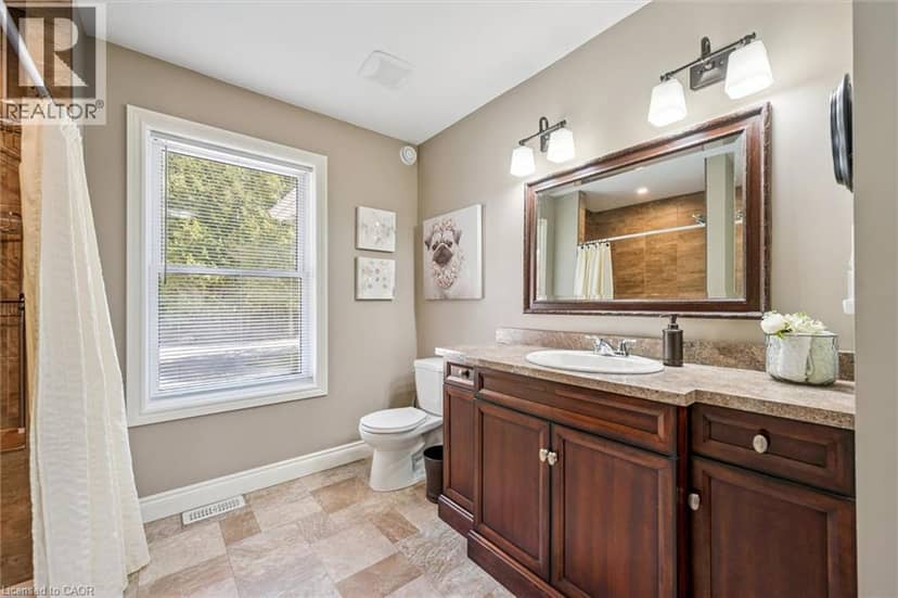 495190 TRAVERSTON Road — photo 19 of 40