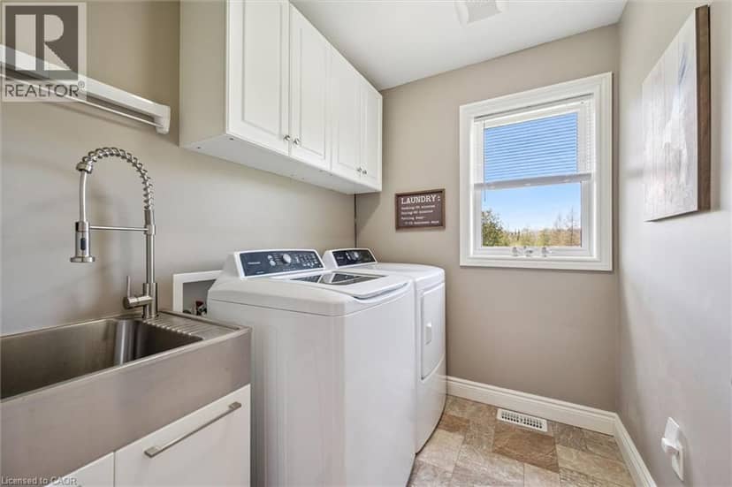 495190 TRAVERSTON Road — photo 15 of 40