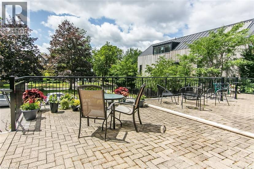 28 AHRENS Street W Unit# D — photo 4 of 40