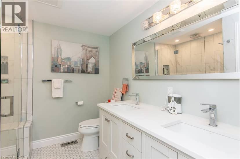 28 AHRENS Street W Unit# D — photo 31 of 40