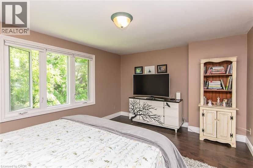 28 AHRENS Street W Unit# D — photo 39 of 40