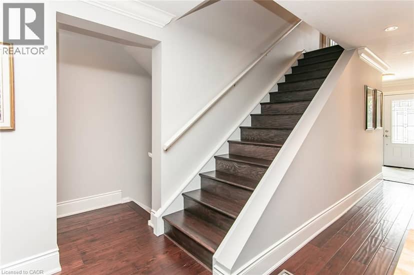 28 AHRENS Street W Unit# D — photo 25 of 40