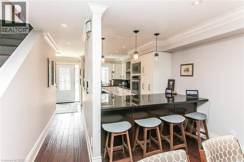 28 AHRENS Street W Unit# D — photo 16 of 40
