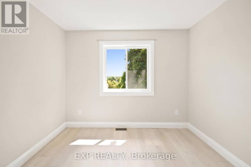 129 St George Street — photo 20 of 37