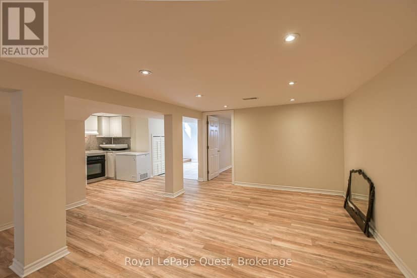 401 Mississaga Street W — photo 29 of 40