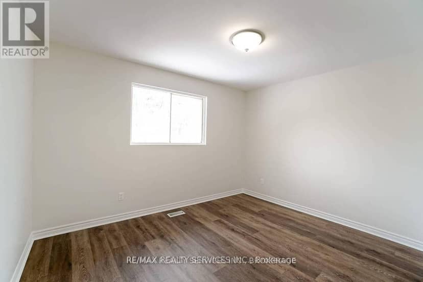 70 Montjoy Crescent — photo 13 of 29